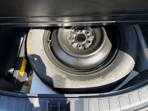 Used 2013 Toyota RAV4 LE image 34