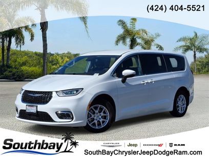 Used 2023 Chrysler Pacifica Touring-L