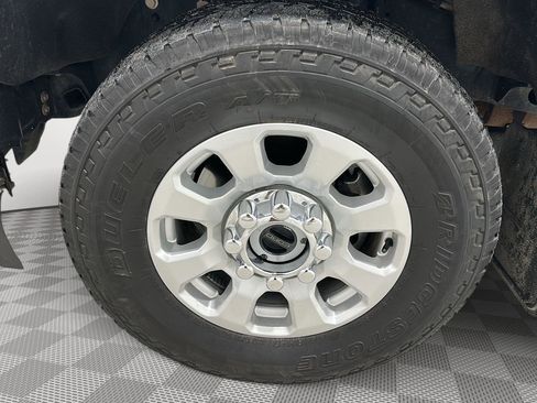 Used 2023 Ford F250 XLT w/ FX4 Off-Road Package AWD/4WD image 27