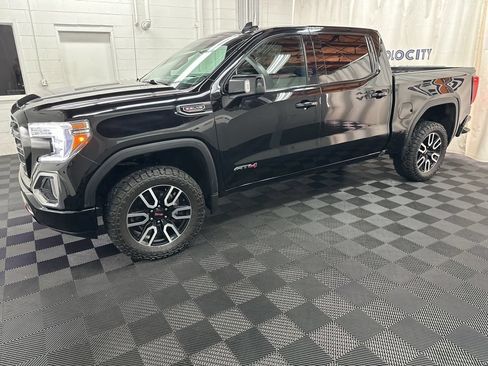 Used 2020 GMC Sierra 1500 AT4 w/ AT4 Premium Package AWD/4WD image 2
