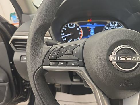Used 2025 Nissan Altima 2.5 SV FWD image 28