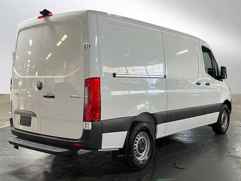 Used 2025 Mercedes-Benz Sprinter 2500 image 5