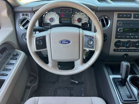 Used 2011 Ford Expedition XLT image 15