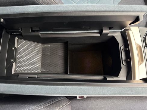 Used 2022 BMW iX xDrive50 w/ Dynamic Handling Package image 17