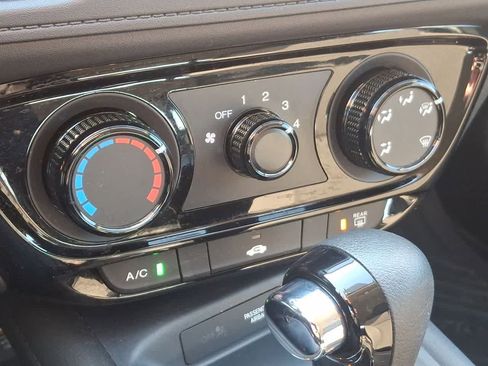 Used 2022 Honda HR-V LX image 25