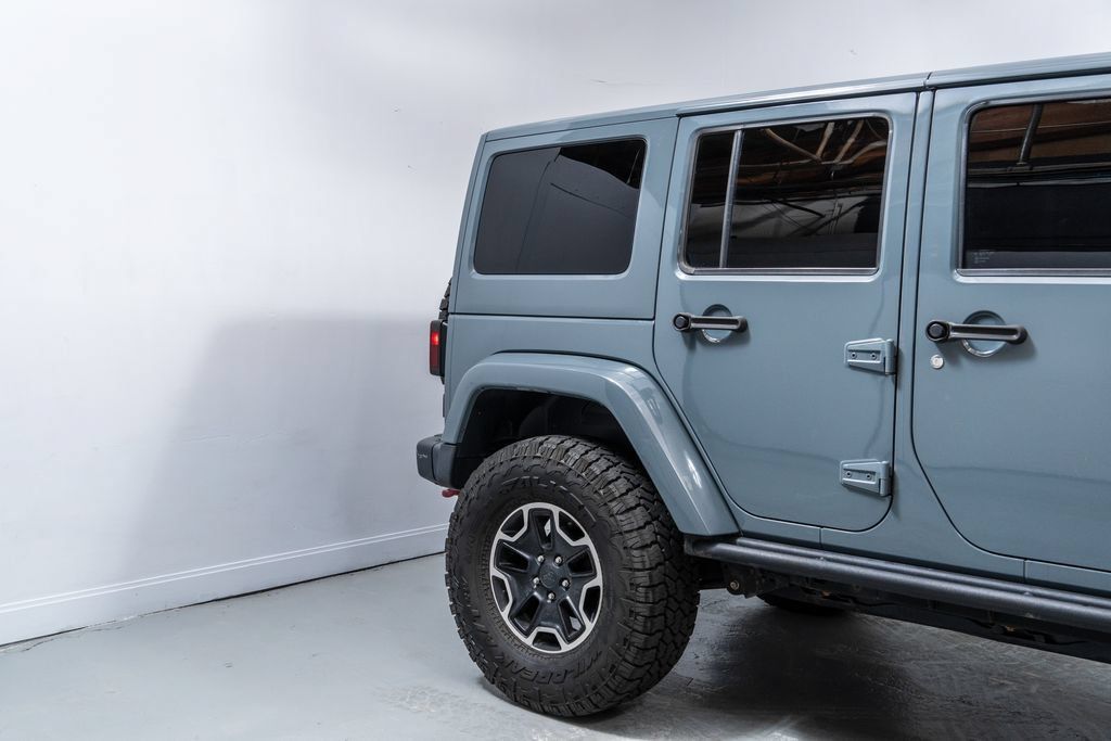 Used 2015 Jeep Wrangler Unlimited Rubicon AWD/4WD image 11