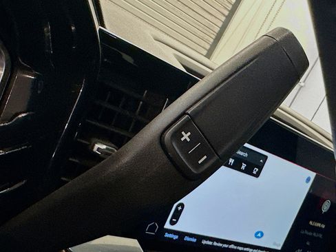 Used 2024 GMC Sierra 1500 Elevation image 25