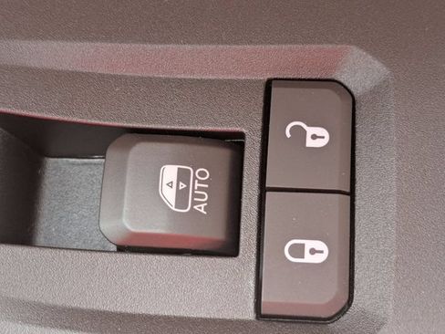 New 2026 Jeep Grand Cherokee L Limited RWD image 32