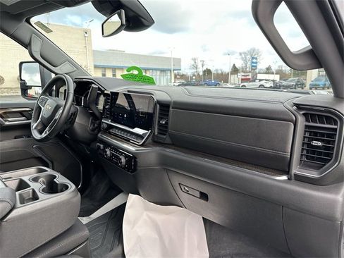 Used 2024 Chevrolet Silverado 3500 LT w/ Convenience Package image 27