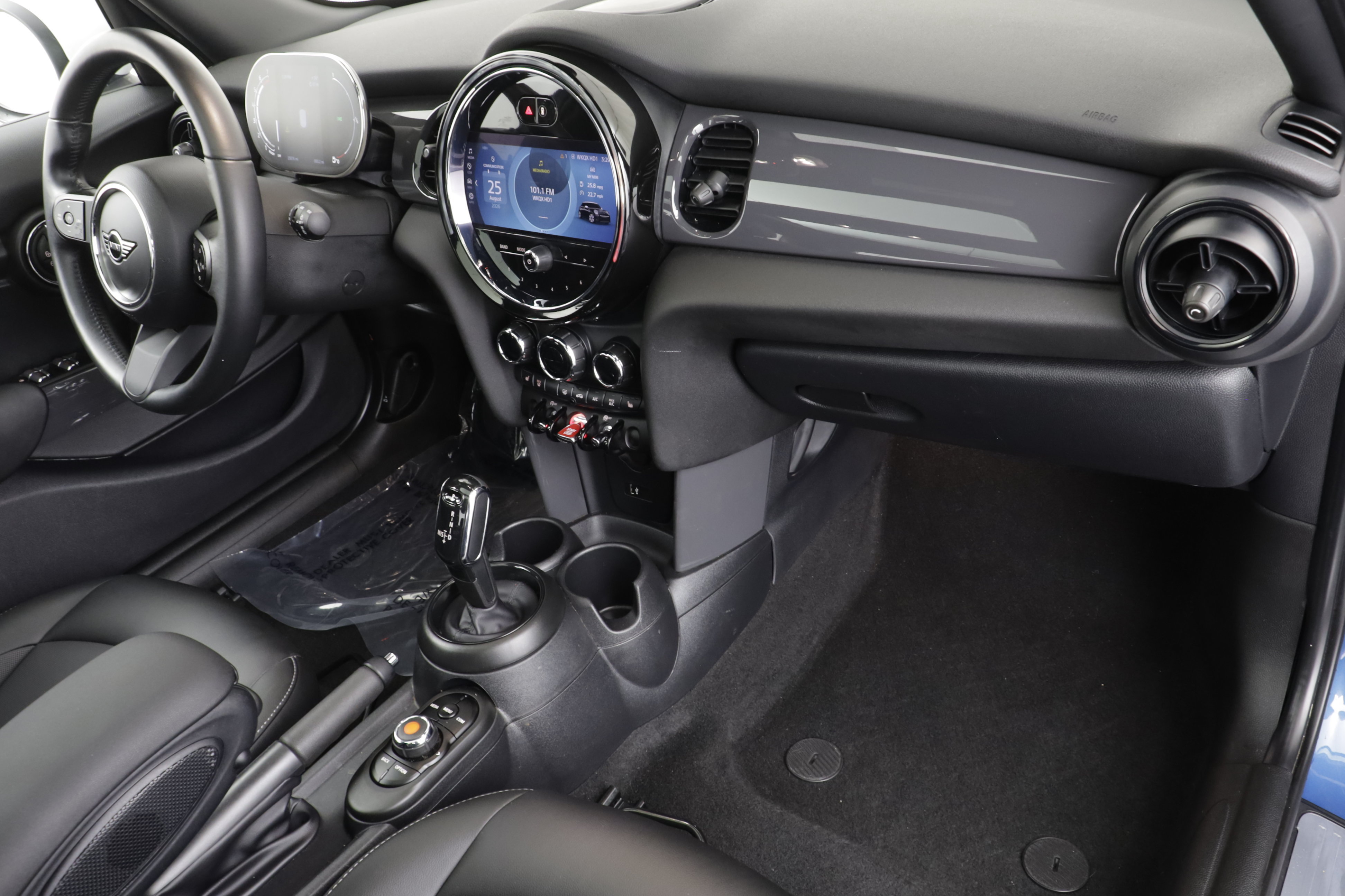 Used 2022 MINI Cooper 4-Door Hardtop FWD image 21