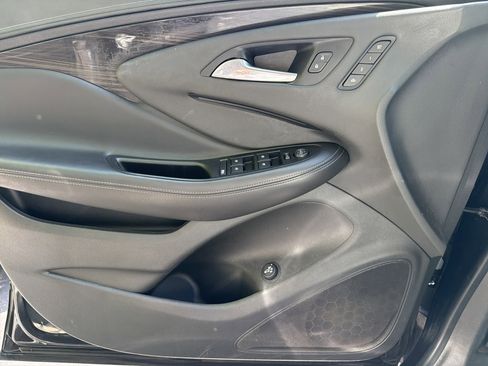 Used 2019 Buick Envision Essence AWD/4WD image 29