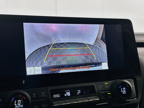 Used 2024 Toyota Grand Highlander AWD image 22