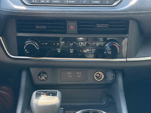 Used 2024 Nissan Rogue S AWD/4WD image 21