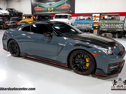 Used 2024 Nissan GT-R NISMO w/ NISMO Appearance Package image 10