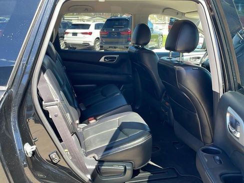 Used 2020 Nissan Pathfinder SL image 17