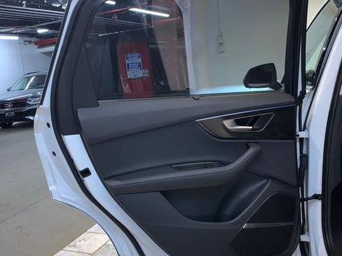 Used 2023 Audi Q7 3.0T Prestige image 45