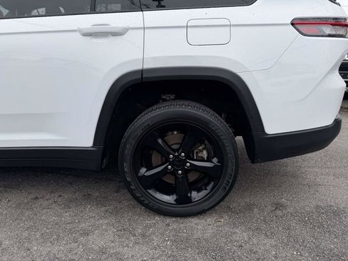 Used 2023 Jeep Grand Cherokee L Laredo AWD/4WD image 11