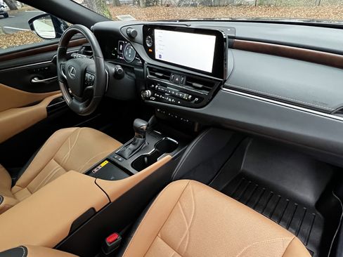 Certified 2024 Lexus ES 300h Ultra Luxury image 48