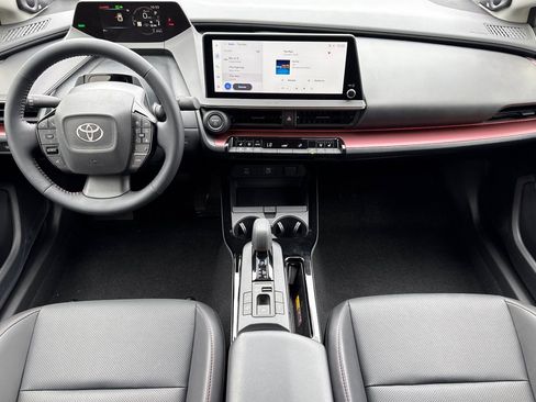 New 2026 Toyota Prius Plug-In Hybrid FWD image 4