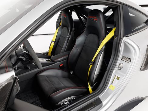 Used 2018 Porsche 911 GT2 RS RWD image 16