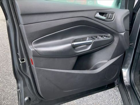 Used 2018 Ford Escape SE image 21