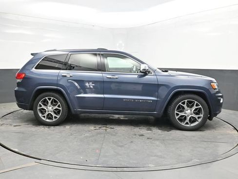 Used 2020 Jeep Grand Cherokee Overland AWD/4WD image 8