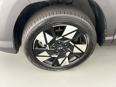 Used 2025 Hyundai Kona SEL image 11