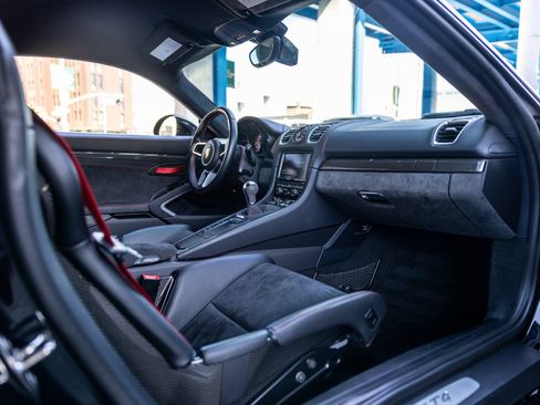 Used 2016 Porsche Cayman GT4 RWD image 47