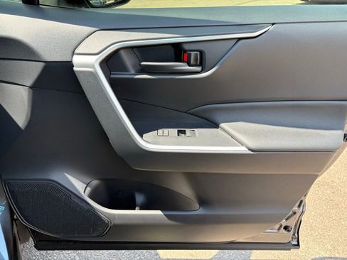 Used 2025 Toyota RAV4 LE image 34