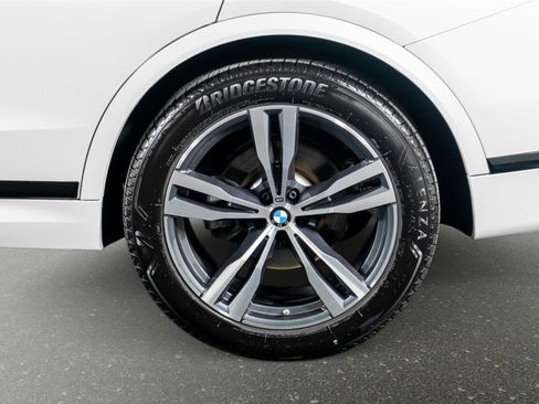 Used 2025 BMW X7 xDrive40i w/ M Sport Package image 15