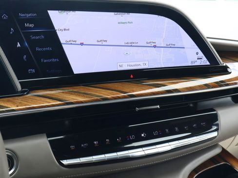Used 2023 Cadillac Escalade Premium Luxury Platinum w/ LPO, Radiant Package AWD/4WD image 28