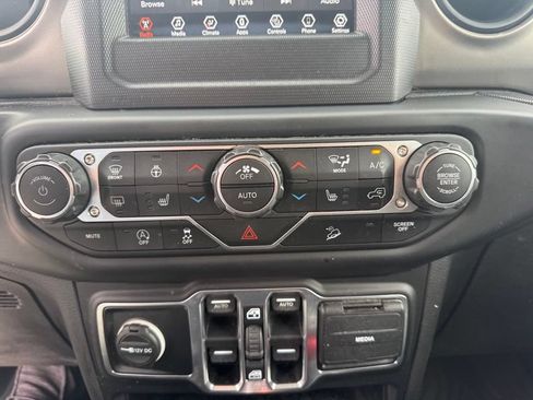 Used 2019 Jeep Wrangler Unlimited Sport S AWD/4WD image 8