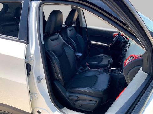 Used 2019 Jeep Compass Trailhawk AWD/4WD image 8