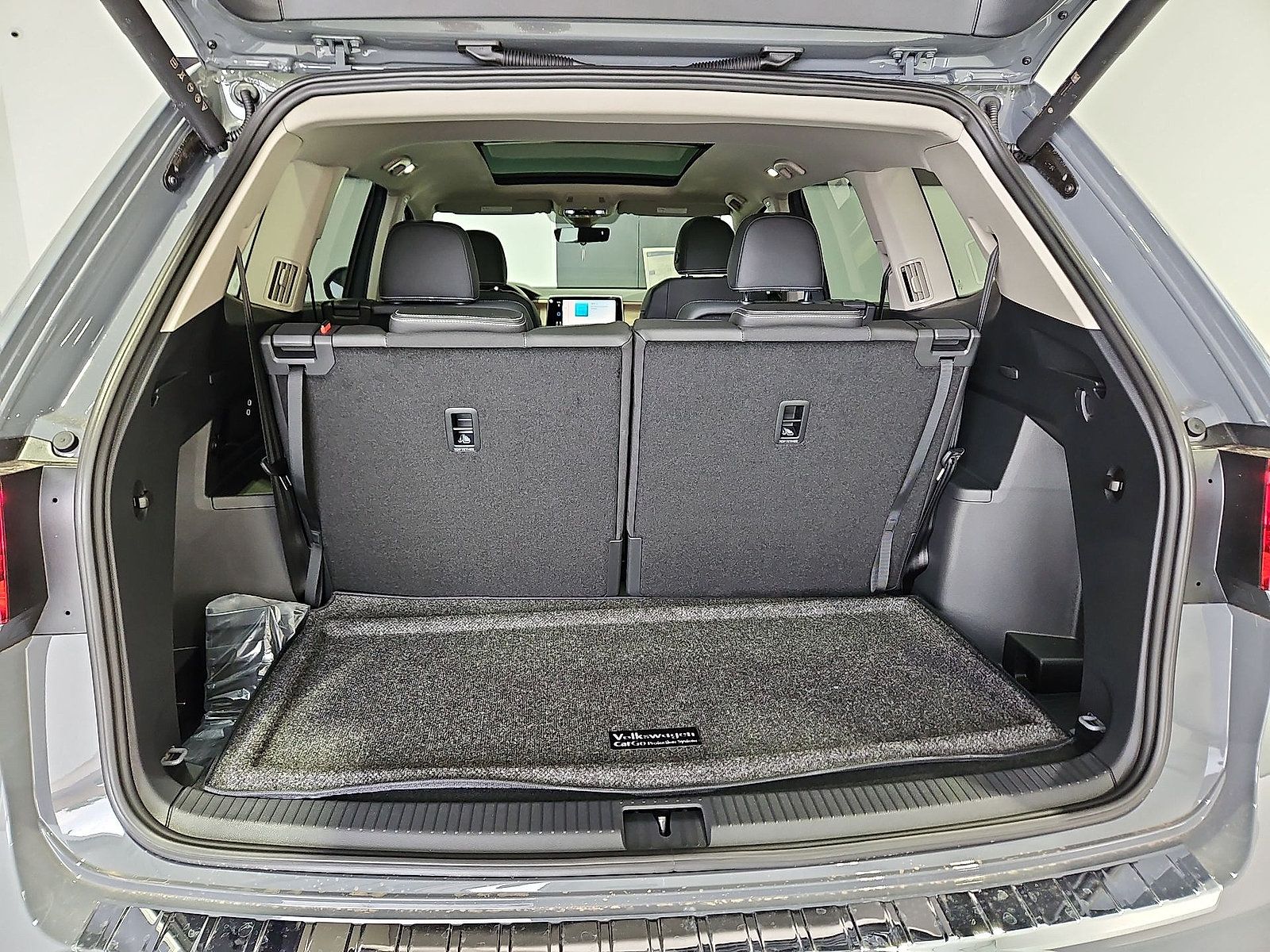 New 2026 Volkswagen Atlas SE FWD image 13