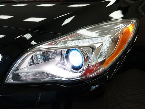 Used 2016 Buick Regal Premium w/ Driver Confidence Package #1 FWD image 23