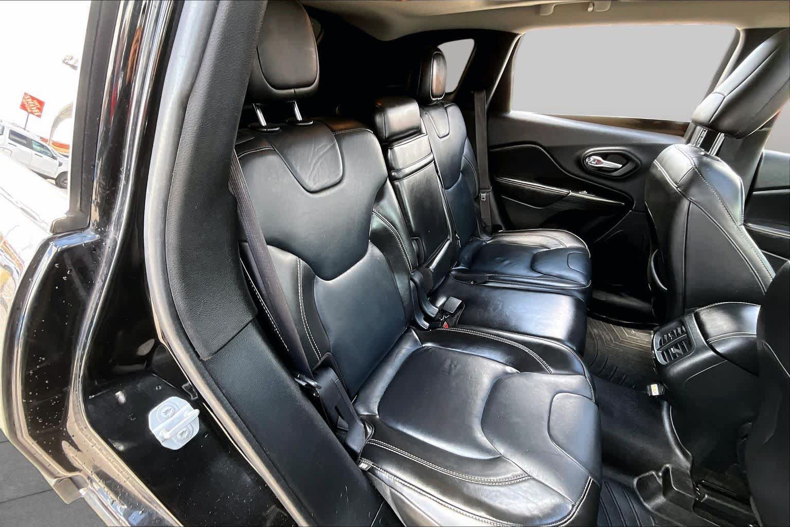 Used 2015 Jeep Cherokee Limited AWD/4WD image 20