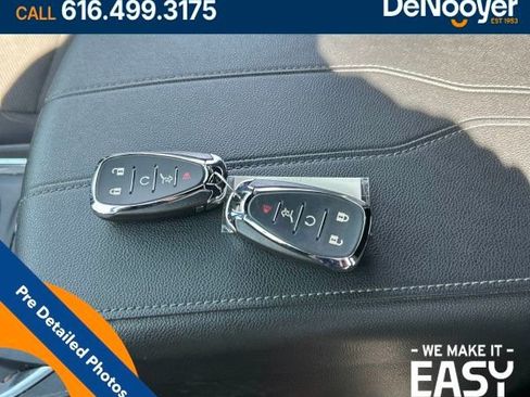 Used 2023 Chevrolet Traverse LT w/ LPO, Floor Liner Package AWD/4WD image 10