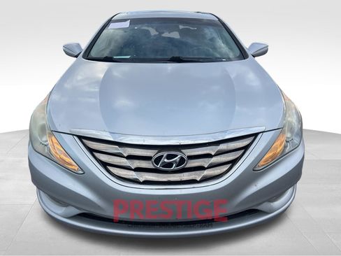 Used 2012 Hyundai Sonata SE w/ Navigation & Sunroof Pkg FWD image 3