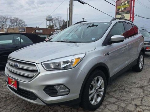Used 2018 Ford Escape SE w/ SE Sync 3 Package image 1