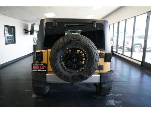 Used 2013 Jeep Wrangler Unlimited Sahara w/ Dual Top Group AWD/4WD image 6