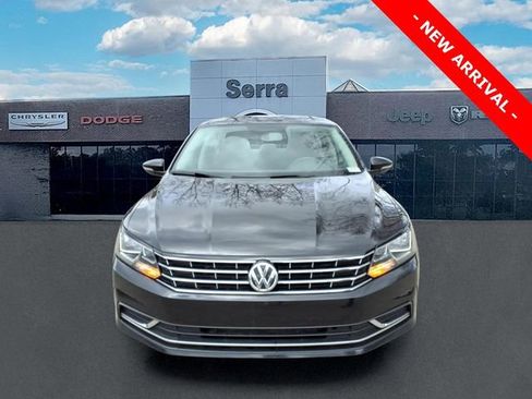 Used 2016 Volkswagen Passat 1.8T S image 2