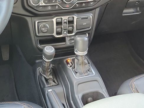 Used 2023 Jeep Gladiator Overland AWD/4WD image 25