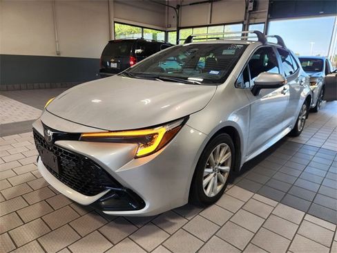 Used 2024 Toyota Corolla SE FWD image 3