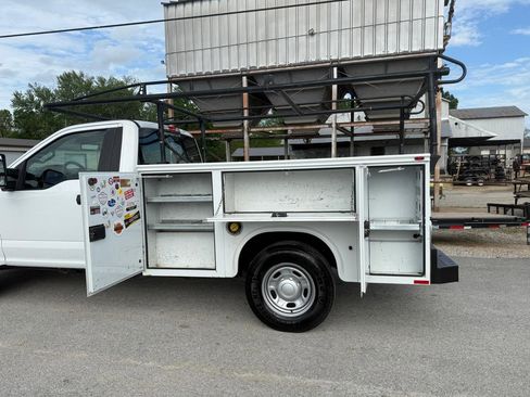 Used 2019 Ford F250 XL w/ Power Equipment Group image 4