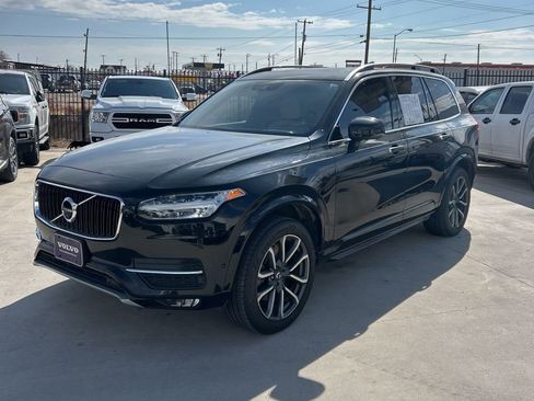 Used 2018 Volvo XC90 T5 Momentum w/ Convenience Package image 2