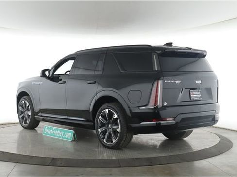 Used 2026 Cadillac Escalade IQL Sport 2 AWD/4WD image 8