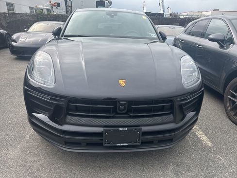 Certified 2026 Porsche Macan AWD/4WD image 4