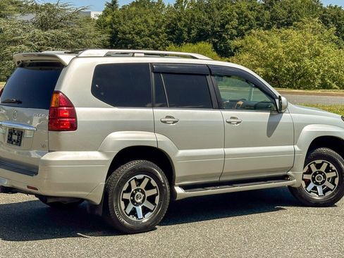 Used 2004 Lexus GX 470 AWD/4WD image 9