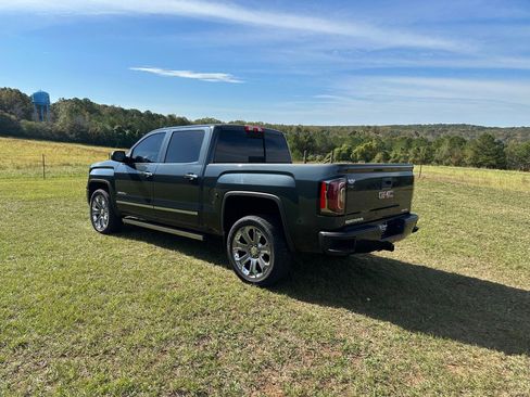 Used 2018 GMC Sierra 1500 Denali w/ Denali Ultimate Package image 3