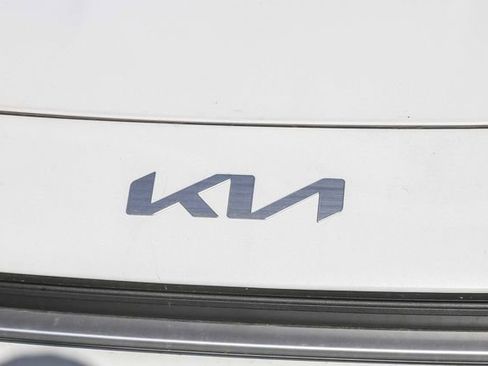 New 2026 Kia Niro LX FWD image 14